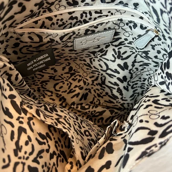 Jessica Simpson Gray Shoulder Bag with Metallic Detail - Picture 10 of 11